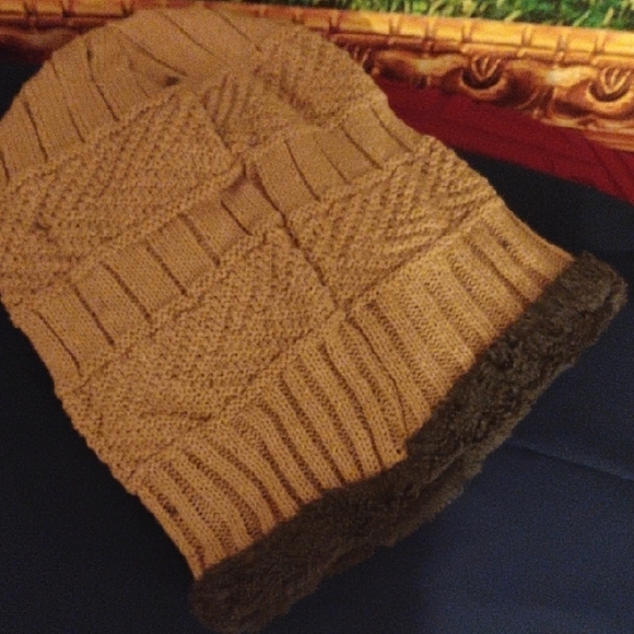 #109!Cozy Tan and Brown Knit Hat Set - Picture 4 of 9